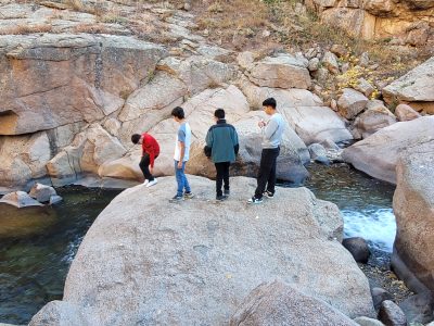 Centaurus High School students rock hopping